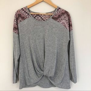 Closet closing, make offer! Lightweight 3/4 Sleeve Gray Top w/Knot Detail S